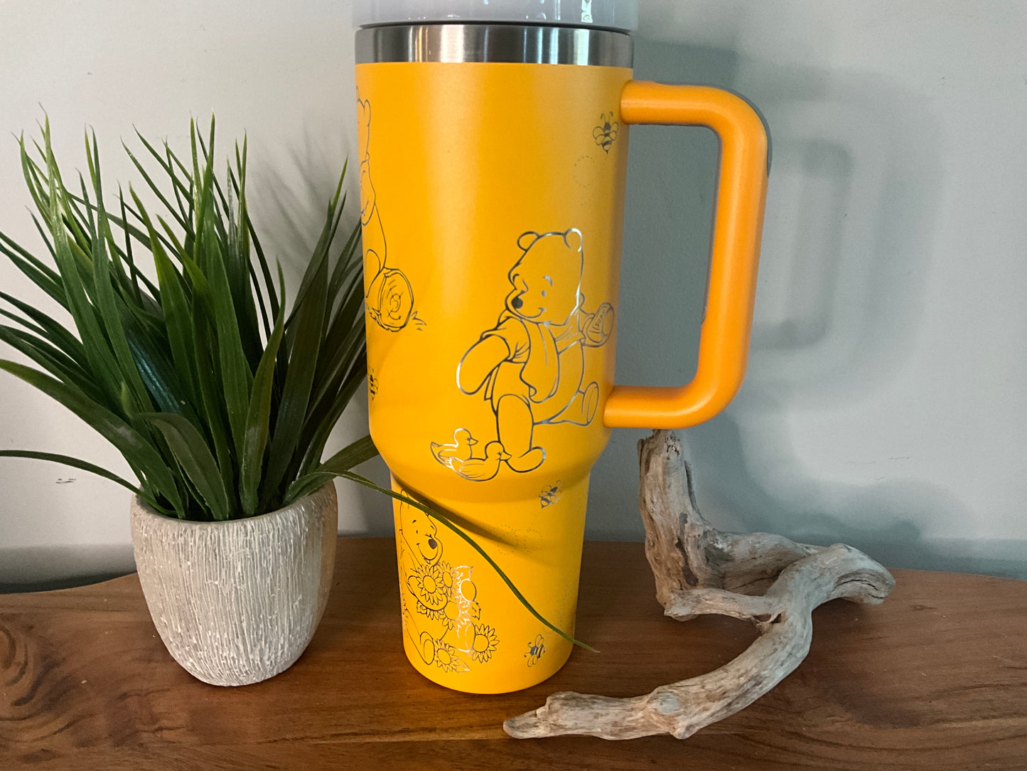 Pooh and friends 40 oz with handle