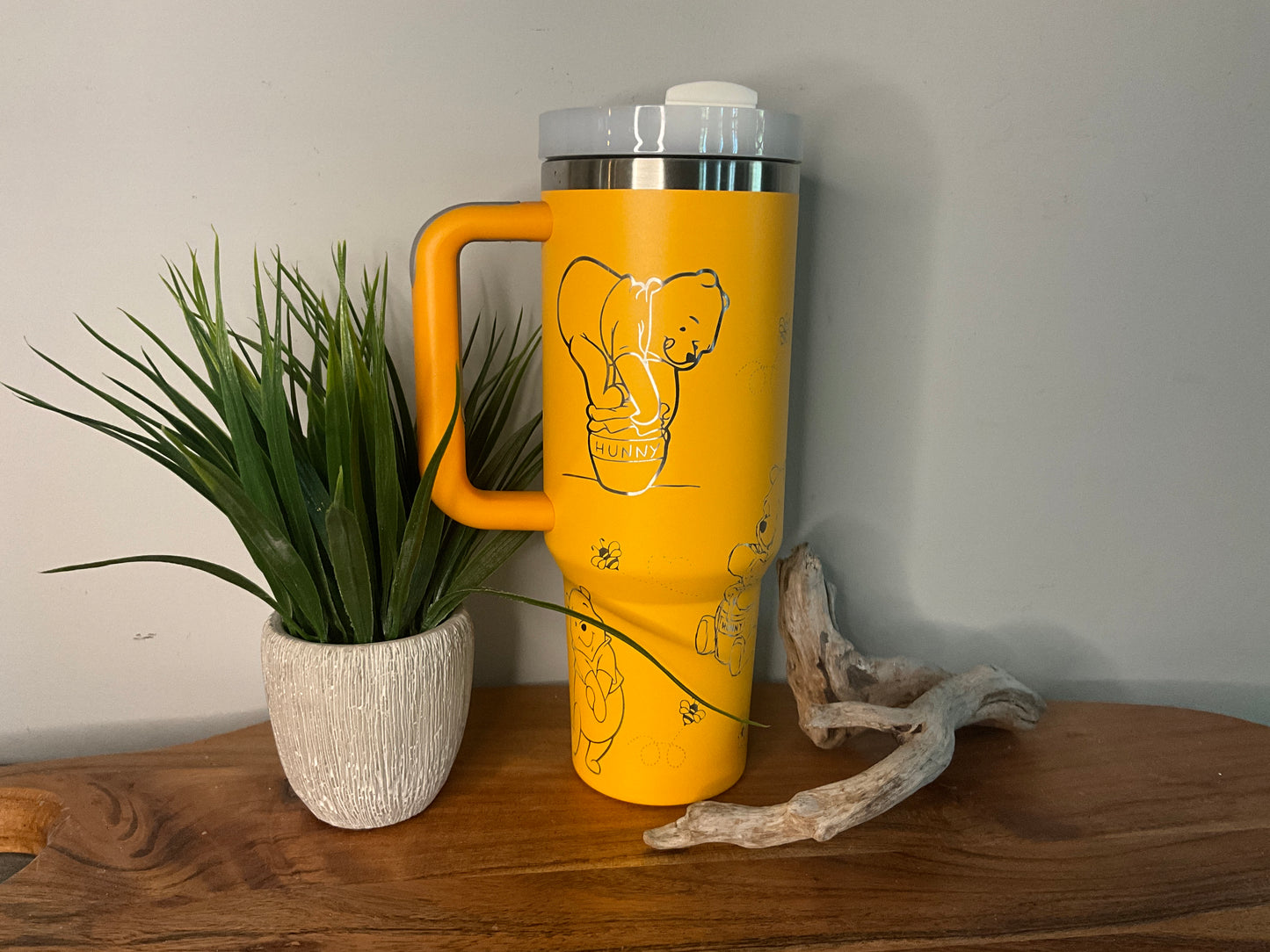 Pooh and friends 40 oz with handle