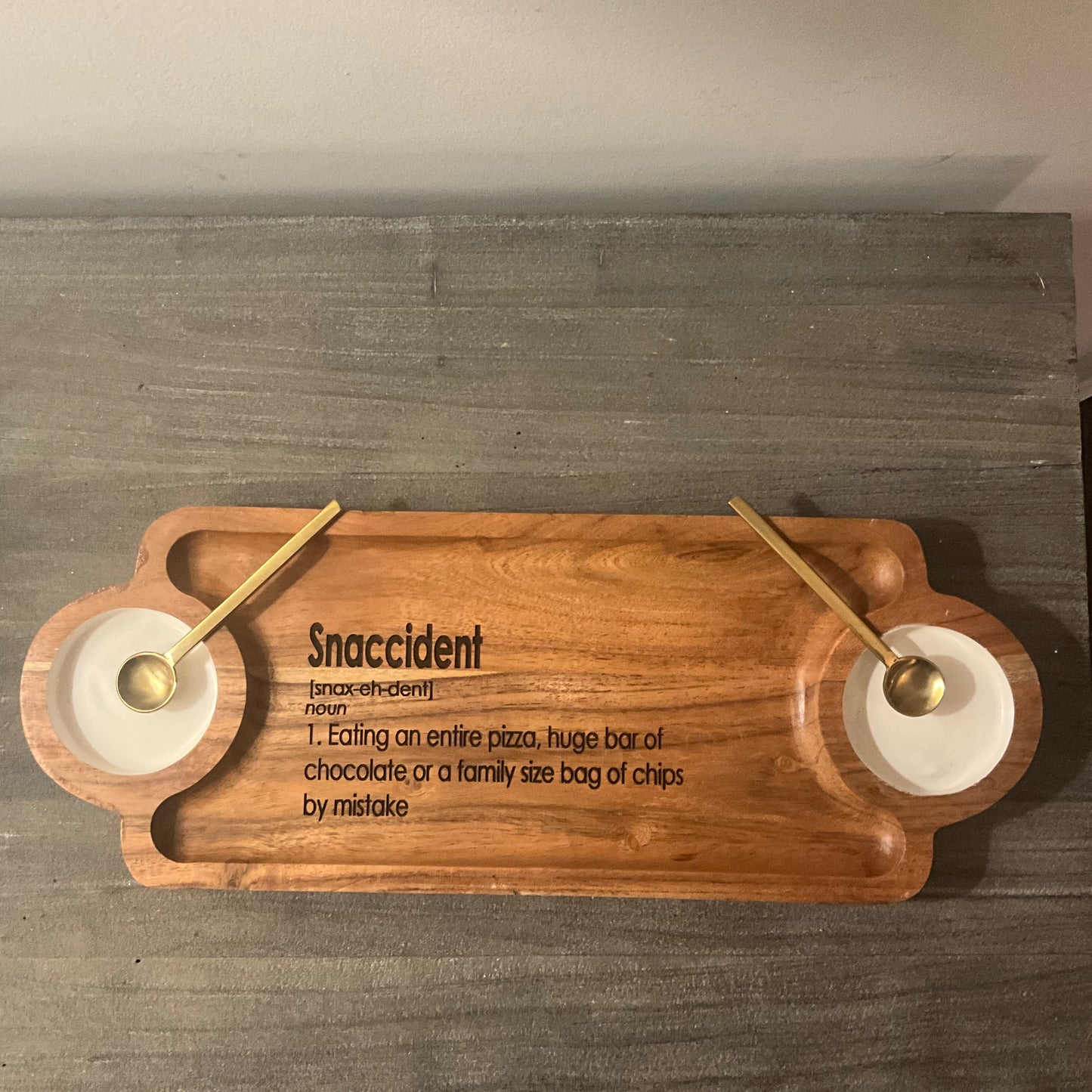Snaccident serving board