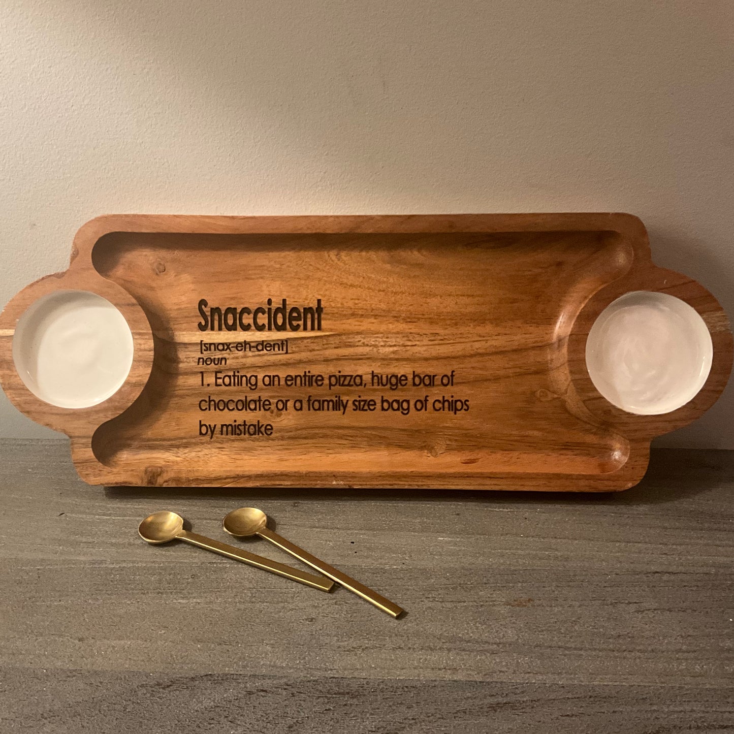 Snaccident serving board