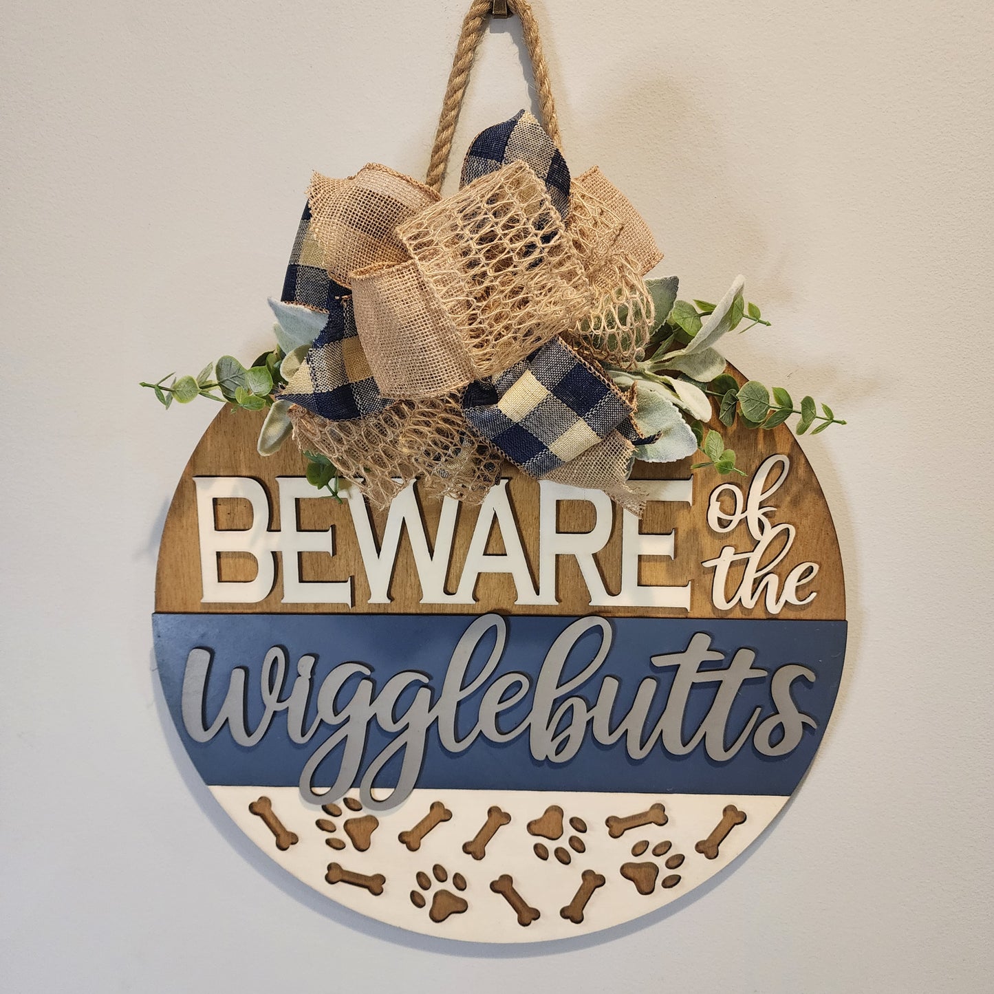 Dog welcome sign