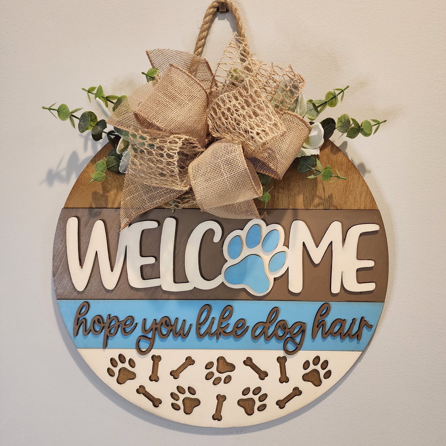 Dog welcome sign