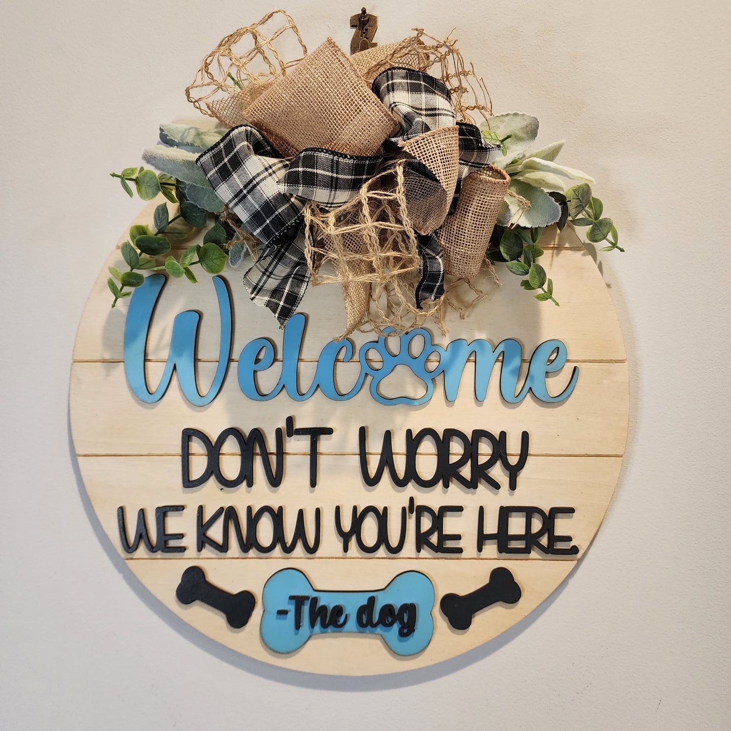 Dog welcome sign