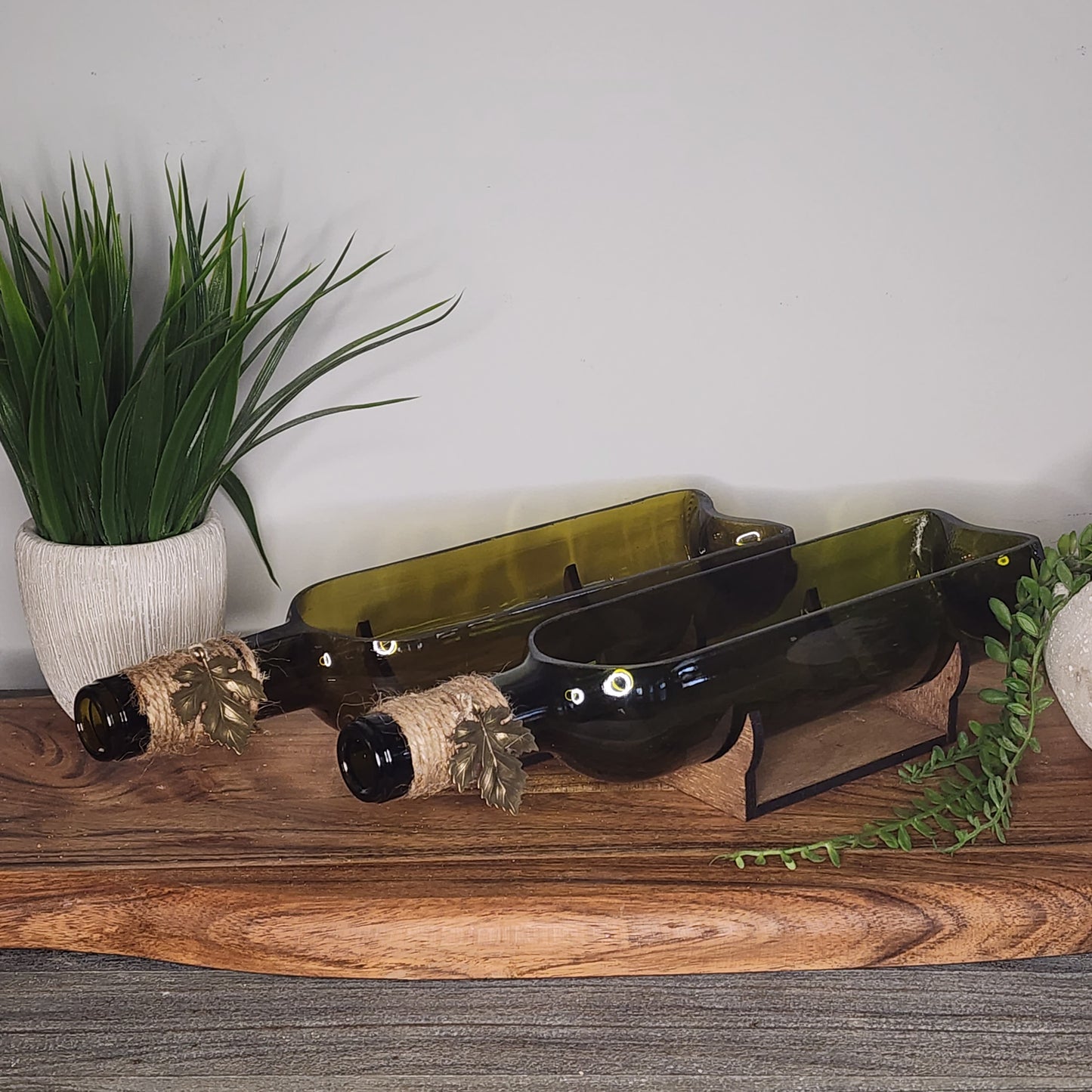 Wine bottle server with stand