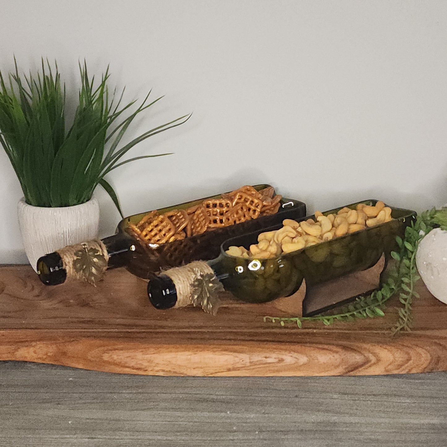Wine bottle server with stand