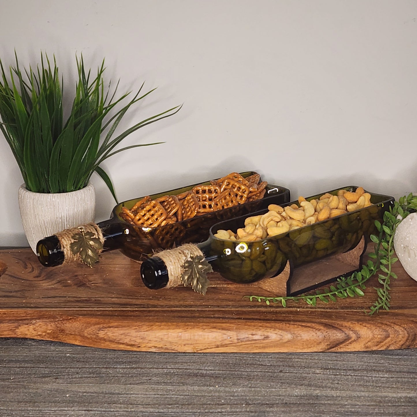 Wine bottle server with stand