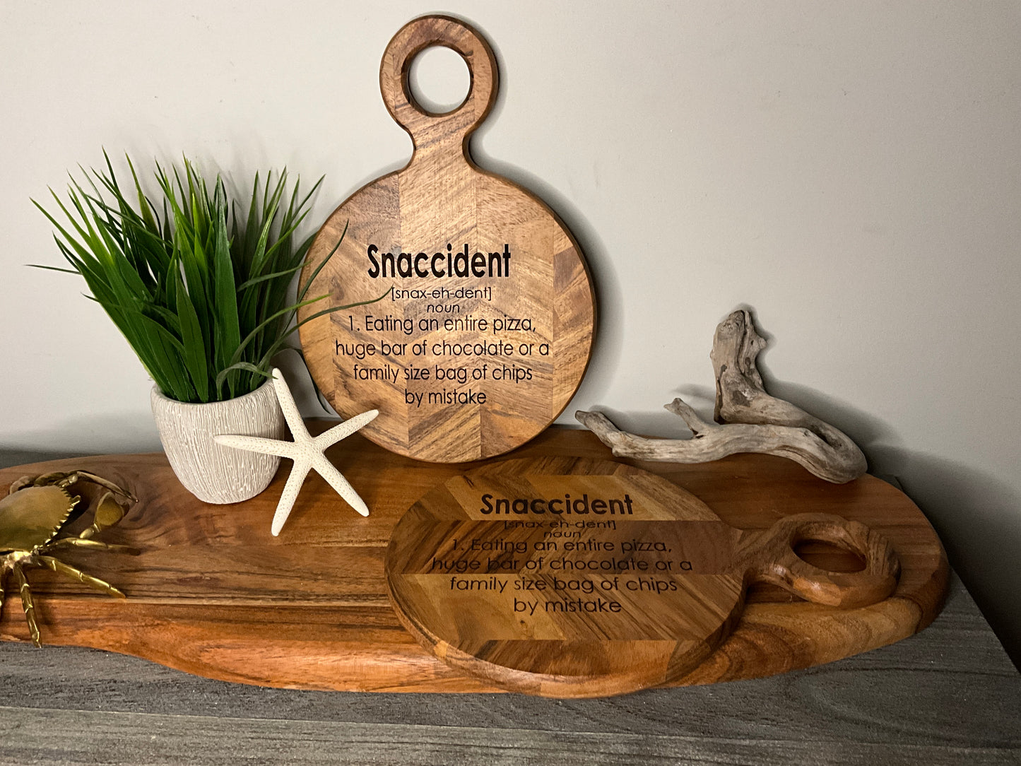 Snaccident serving board